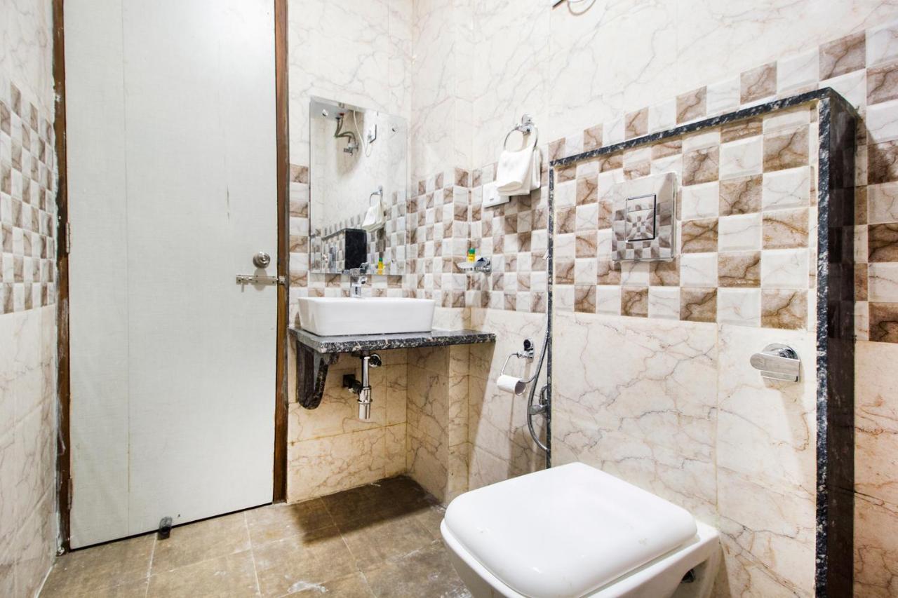 Fabhotel Olivia Suite New Delhi Bagian luar foto