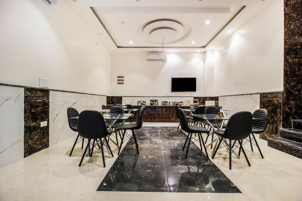 Fabhotel Olivia Suite New Delhi Bagian luar foto